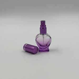 Flacone Spray per Profumo in Vetro a Forma di Cuore Colorato <span class=keywords><strong>10</strong></span> <span class=keywords><strong>ml</strong></span> - Product Image 3