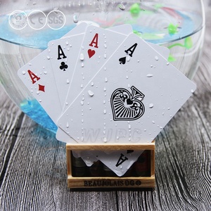 Caja Personalizada con Impresión de Logotipo en la Parte Delantera y Trasera, Cartas de Póquer de PVC Resistentes al Agua, Hechas en Arabia Saudita, Cartas de Juego Sublimadas - Product Image 3