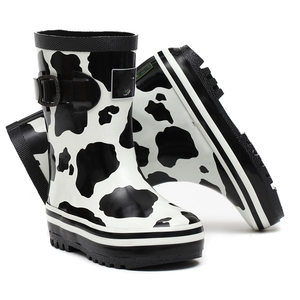Botas de Agua para Niños con Estampado de Vaca en Blanco y Negro, de Silicona y Goma, con Hebilla Lateral, MOQ Bajo, Disponibles en Línea - Product Image 6