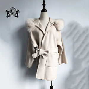 Cappotto in Cashmere Double Face da <span class=keywords><strong>Donna</strong></span> con Cappuccio Bordato in Pelliccia di Volpe, <span class=keywords><strong>Trench</strong></span> in Lana - Product Image 5
