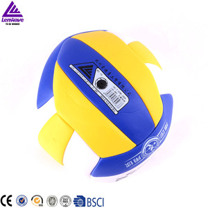 Ballon de volley-ball d'entraînement personnalisé en PVC, taille officielle 5, intérieur/extérieur, toucher doux, revêtement en caoutchouc PVC-PU, coutures durables, poids 260-280g - Product Image 4
