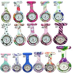 Mix all'ingrosso 68 colori orologio da tasca per infermiere Fob Dia 38MM orologio da <span class=keywords><strong>infermiera</strong></span> al quarzo in Silicone leopardo