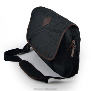 Sac bandoulière messager vintage en jean <span class=keywords><strong>bleu</strong></span> <span class=keywords><strong>marine</strong></span> imperméable pour <span class=keywords><strong>homme</strong></span>, idéal pour la randonnée en extérieur, confortable, avec fermeture éclair diagonale et rabat, design logo - Product Image 2