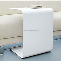 Table basse en acrylique blanc, design long et étroit, table en plastique avec un style minimaliste, ensemble de meubles