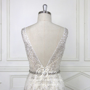 Nouvelle conception décolleté en V broderie diamant perlé <span class=keywords><strong>robe</strong></span> de mariée sirène avec une <span class=keywords><strong>belle</strong></span> ligne de perles brillantes - Product Image 5