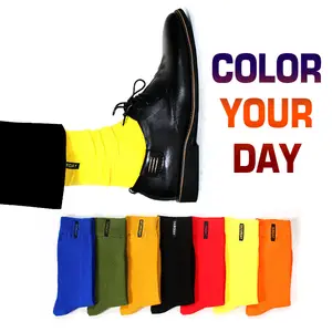 Цветные мужские носки с вышивкой на неделю