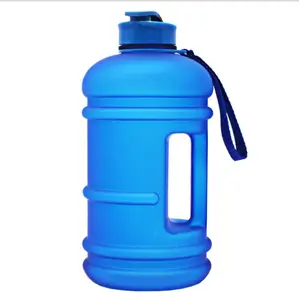 Botella de agua deportiva esmerilada con logotipo personalizado, color negro mate, 2,2 L