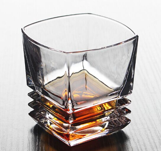 Wholesale New Fashionable Liquor Drinking Whiskey Glass  Whiskey Glass
