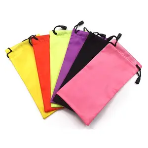 批发五颜六色的软拉绳袋定制logo微纤维太阳镜袋袋