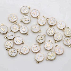 15*12mm DIY Legierung Armband Zubehör Weiß Emaille Kleine Alphabet Anhänger, Metall Initial Charme, runde Gold Platte Brief Perlen - Product Image 2