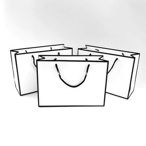 Sacchetti di carta per la spesa con Logo stampato personalizzato abbigliamento di lusso <span class=keywords><strong>porta</strong></span> regali borsa per imballaggio - Product Image 2