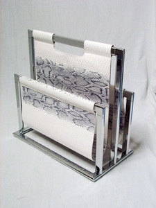 ชั้นวางนิตยสารแบบลวดรูปดอกไม้ประดับเพชรอะคริลิก - Product Image 4