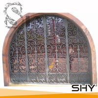 Grille de fenêtre en fer forgé en aluminium métallique personnalisée de conception européenne noble de sécurité et de luxe