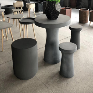 Set di Mobili da Esterno in Cemento Contemporaneo <span class=keywords><strong>con</strong></span> Una Tavola e Quattro <span class=keywords><strong>Sedie</strong></span> per Ville, Ideale per Cene, Barbecue e Caffè - Product Image 5