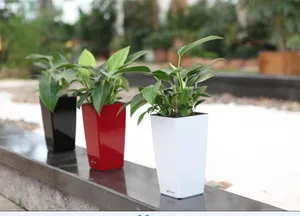 Contenedor de plantas gigante de riego automático inteligente de lujo elegante blanco esmaltado alto nórdico macetas para uso en la sala de estar del hogar al aire libre