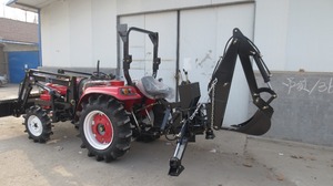 <span class=keywords><strong>Tracteur</strong></span> agricole compact chinois 4x4, <span class=keywords><strong>petit</strong></span> <span class=keywords><strong>tracteur</strong></span> agricole, moteur diesel, 4 roues motrices, accessoires de <span class=keywords><strong>tracteur</strong></span> agricole <span class=keywords><strong>avec</strong></span> chargeur frontal, CE <span class=keywords><strong>à</strong></span> <span class=keywords><strong>vendre</strong></span> - Product Image 4