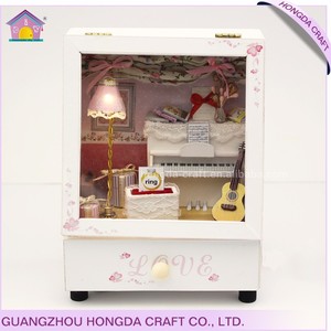 Popular con luz y caja <span class=keywords><strong>de</strong></span> <span class=keywords><strong>música</strong></span> en miniatura muebles <span class=keywords><strong>de</strong></span> casas <span class=keywords><strong>de</strong></span> muñecas DIY <span class=keywords><strong>cosa</strong></span> - Product Image 6