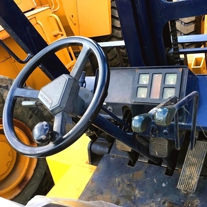 Performances exceptionnelles Chariot élévateur Komatsu FD100 d'occasion à vendre - Product Image 5
