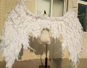 Artificiale Bianco D'oca Piuma di Angelo Ala Per La Sfilata Di Moda - Product Image 4