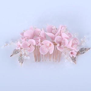 Feuille d'or faite à la main femmes peignes à cheveux rose Floral bijoux en céramique pour les mariages strass perlé bandeaux de mariée Style de mode - Product Image 1