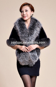 Sciarpa e Stola da Donna in Vera Pelliccia di Visone Stile Russo con Maniche a Pipistrello e Collo in Pelliccia di Volpe - Product Image 5