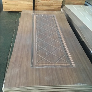 Película de <span class=keywords><strong>Pvc</strong></span> laminada recubierta de madera compuesto de plástico impermeable termita 2mm-10mm hoja de piel de puerta WPC - Product Image 2