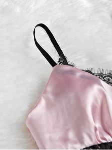 Set Pigiama Sexy da Donna con Spalline Sottili, Fiocco in Nastro, Vita Elastica, Pizzo e Raso per Luna di Miele - Product Image 6