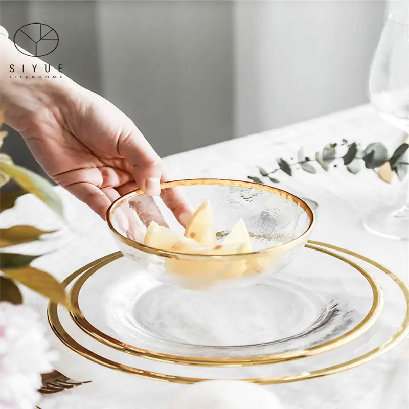Сервировочная стеклянная круглая тарелка 1644 с золотым бисером и зарядным устройством