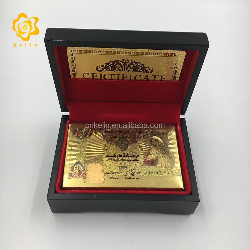บัตรเล่นทองคำดีไซน์ธนบัตรสหรัฐอาหรับเอมิเรตส์พร้อมกล่องของขวัญสีดำ