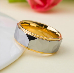 Anello per fede nuziale da uomo con gioielli <span class=keywords><strong>in</strong></span> vero U <span class=keywords><strong>in</strong></span> tungsteno all'ingrosso 8mm anelli <span class=keywords><strong>in</strong></span> carburo di tungsteno con accento tagliato a diamante bicolore per ragazzi - Product Image 3