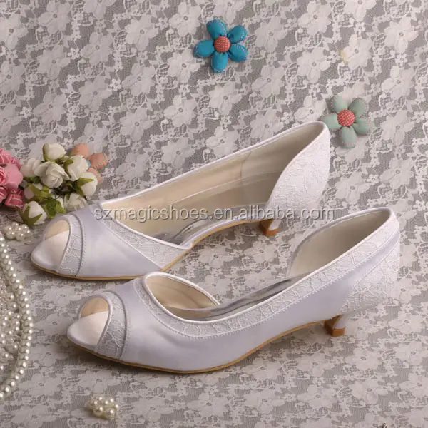 Sepatu pengantin tumit rendah pengantin putih