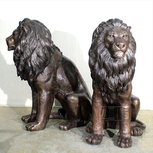 Grandi Statue di Leoni Seduti in Ottone Fuso per Giardino Esterno - Product Image 2