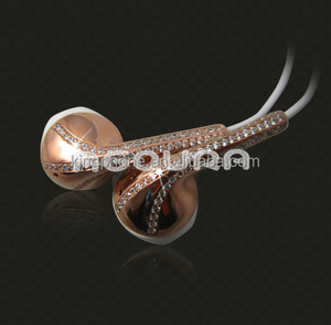 Earphone untuk ponsel kualitas baik tersedia Earphone tanam emas logam penjualan laris Headphone bahan logam warna-warni dan unik