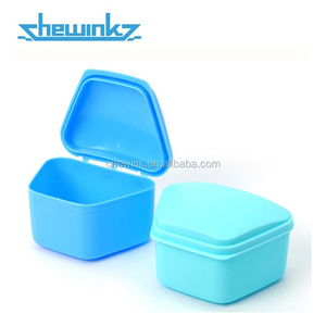 กล่องใส่รีเทนเนอร์และฟันปลอมแบบล็อคแน่น รุ่น Trapezoid PP Heavy Duty (L) สีฟ้าอ่อน เขียว ขาวงาช้าง ชมพู ขนาด 98x76x60 มม. - Product Image 2