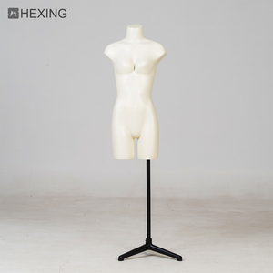 Maniquí de Mujer con Pechos Grandes para Exhibición de Lencería y Pijamas Sexys - Product Image 2