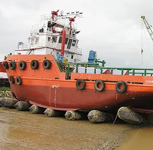 Barca di gomma nave airbag per la rimessa a galla di sollevamento pontone galleggiante dock galleggiante dock di plastica pontone u flot rullo, galleggiante dock