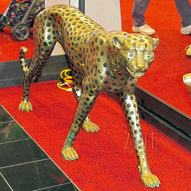 Trang Trí Ngoài Trời Kích Thước Cuộc Sống Vàng Bronze Leopard Điêu Khắc
