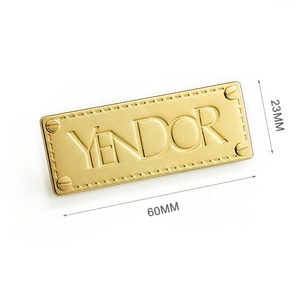 <span class=keywords><strong>4</strong></span> <span class=keywords><strong>esquinas</strong></span> con decoración de tornillos chapado en oro personaliza tu logotipo Logotipo de metal para bolsos - Product Image 1