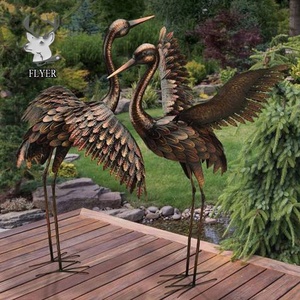 งานฝีมือโลหะ รูปปั้นนกกระสาทองสัมฤทธิ์ ยืนประดับสวน จากเรกัล อาร์ต แอนด์ กิ๊ฟ พรีนิง - Product Image 1