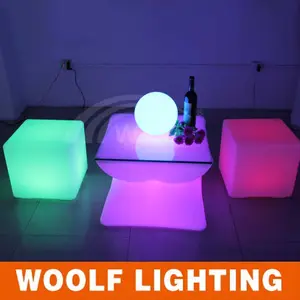 现代俱乐部使用 Glow bar LED 灯桌