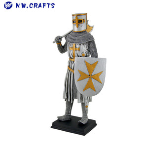 Hotsale reçine ortaçağ <span class=keywords><strong>templar</strong></span> şövalye heykelcik holding kılıç zırh heykeli - Product Image 5