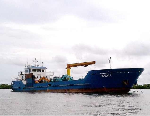50m LCT Self-propelled Ferry Barge Deck Carrier Deck Barge