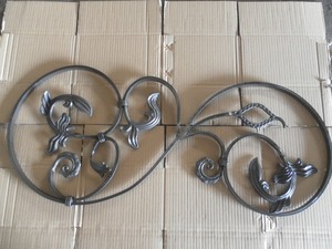 단철 장미 스크롤 시리즈 단조 주조 정원 울타리 게이트 금속 장식 농장 사용을위한 강철 프레임 격자 - Product Image 4