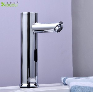 Diseños <span class=keywords><strong>de</strong></span> baños taps automático toque moderno cocina grifo del <span class=keywords><strong>sensor</strong></span> <span class=keywords><strong>de</strong></span> <span class=keywords><strong>movimiento</strong></span> <span class=keywords><strong>sensor</strong></span> grifo <span class=keywords><strong>de</strong></span> agua <span class=keywords><strong>de</strong></span> grifo automático - Product Image 1