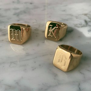Inspire Jewelry 2019 Joyería de Oro al por Mayor Anillo de Sello Grabado Personalizado para Hombre Anillo de Sello con Inicial en Inglés Antiguo - Product Image 3