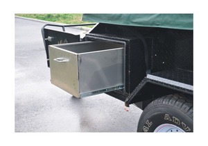Remolque Camper Todoterreno de 7x6 pies con Piso Rígido, Plegable en la Parte Trasera, Acabado Esmaltado, con Tienda de Lona y Cama Acolchada - Product Image 6
