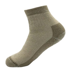 Chaussettes courtes de sport en laine mérinos de style classique kaki de haute qualité - Product Image 2