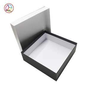 Großhandel Custom Logo Party Favor Boxen Modische Papier-und Karton verpackung mit UV-Druck Matt Laminat ion Prägung für Partys mit Rabatt Großhandel - Product Image 4