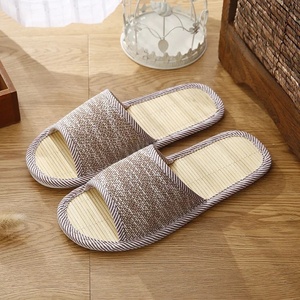 รองเท้าแตะแบบเปิดนิ้วเท้าสำหรับใส่ในบ้าน ทำจากไม้ไผ่ สำหรับฤดูร้อน - Product Image 1