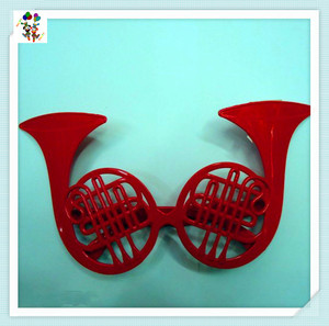 A buon mercato <span class=keywords><strong>Rock</strong></span> <span class=keywords><strong>and</strong></span> <span class=keywords><strong>Roll</strong></span> di plastica a forma di chitarra divertenti occhiali da festa per la HPC-0627 del Costume - Product Image 4